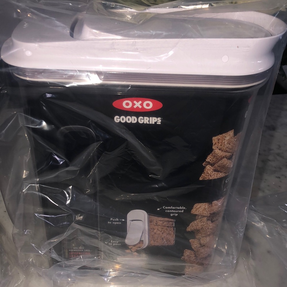 OXO GOOD GRIPS CEREAL DISPENSER 4.5QT
